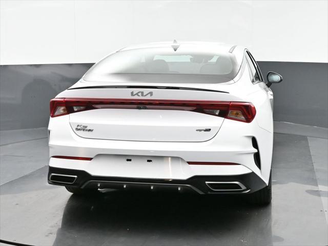2022 kia k5 gt-line