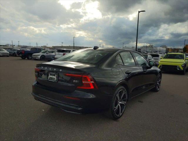 2023 volvo s60 b5 plus dark theme
