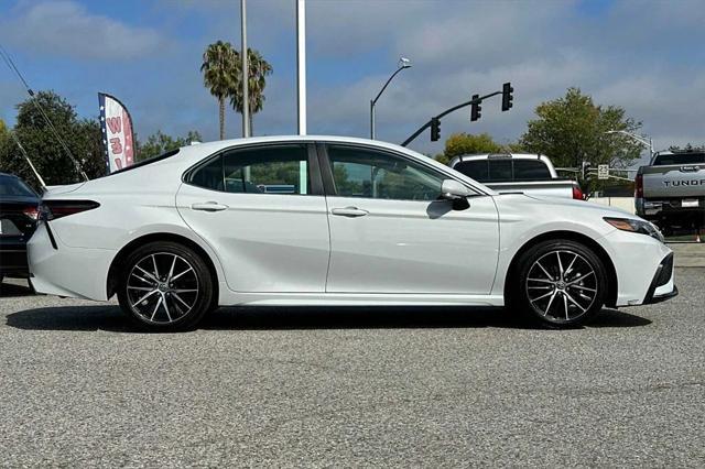 2024 toyota camry se
