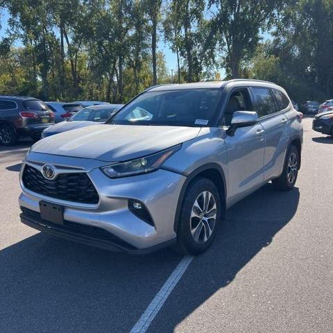 2021 toyota highlander xle