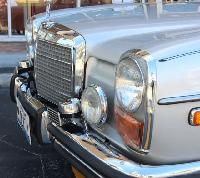 only 100 made in this color combination! original radio, a/c, bosch chrome horns