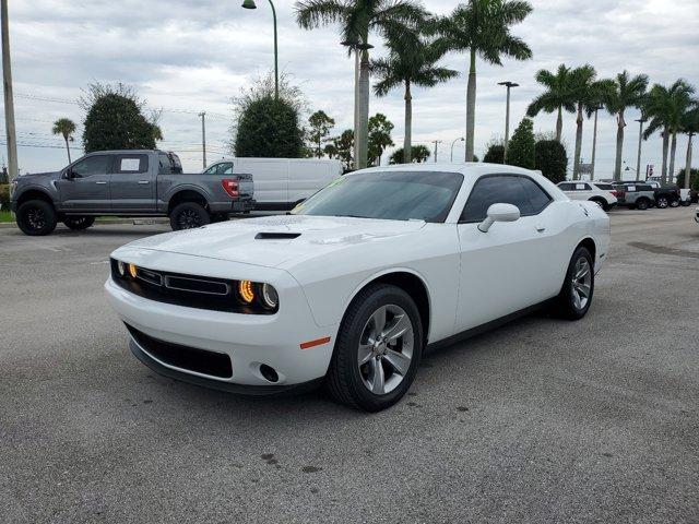 2022 dodge challenger sxt