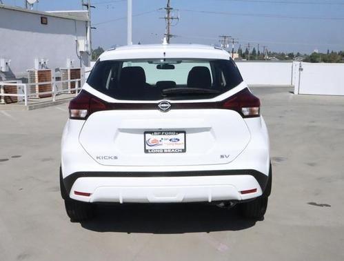 2022 nissan kicks