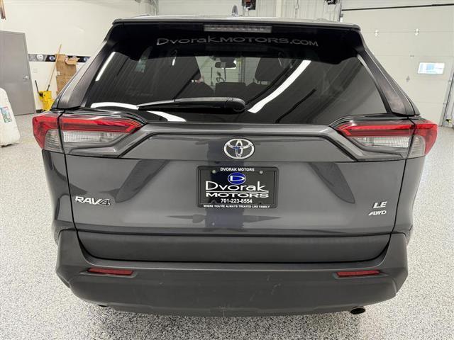 2019 toyota rav4 le