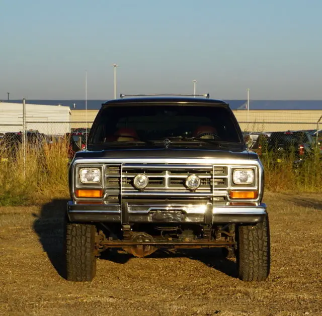 rare 1990 dodge ramcharger, 4x4, 318 v8. 4 speed. no reserve