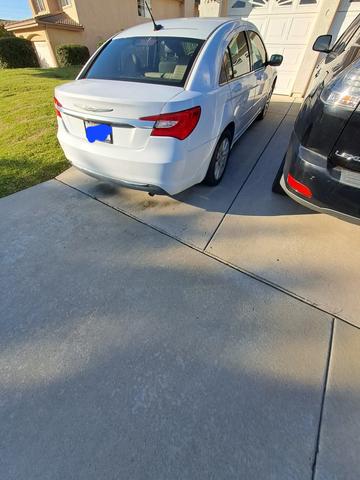 2011 chrysler 200 lx