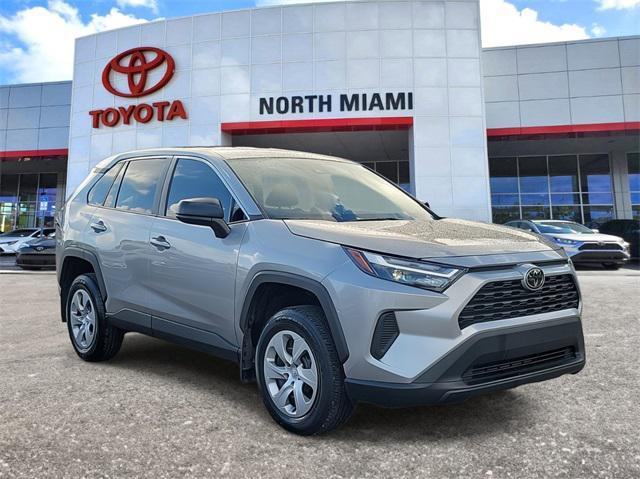 2024 toyota rav4 le