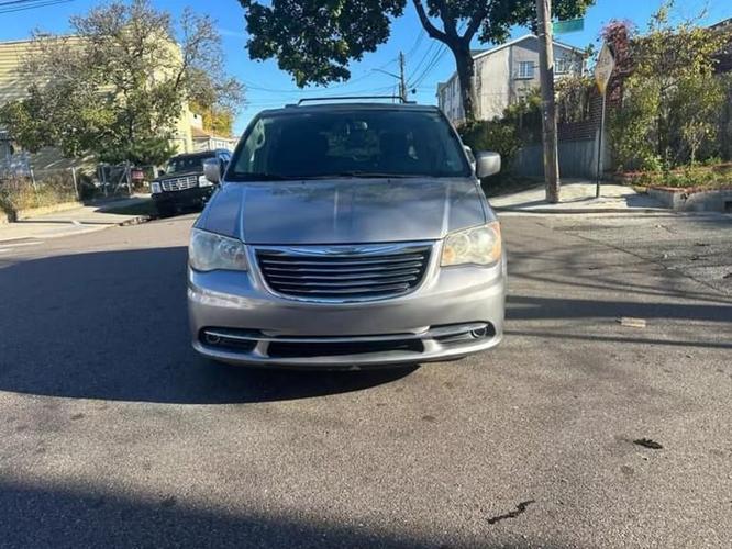 2014 chrysler town & country touring front-wheel drive lwb passenger van in flushing, new york