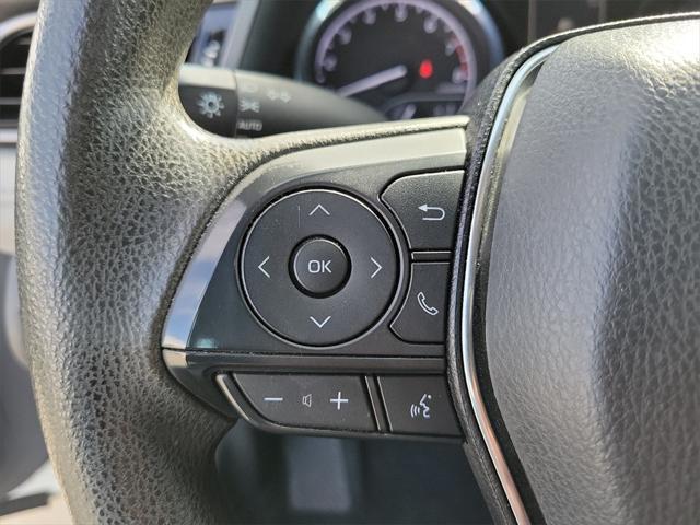 2020 toyota camry le