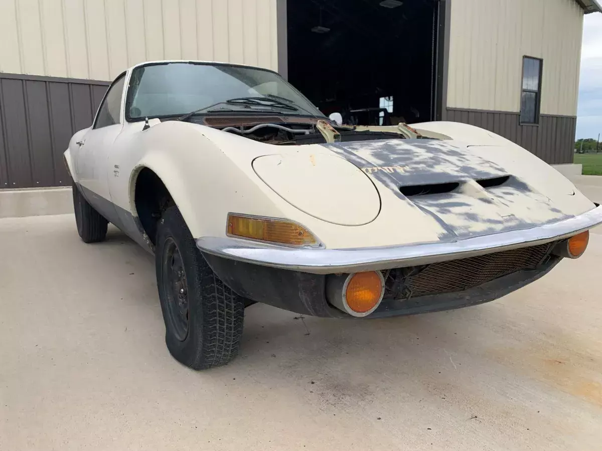 1970 opel gt 1.9 4 cylinder 4 speed manual transmission