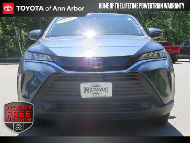 2022 toyota venza le