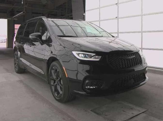 2023 chrysler pacifica limited in otsego, minnesota