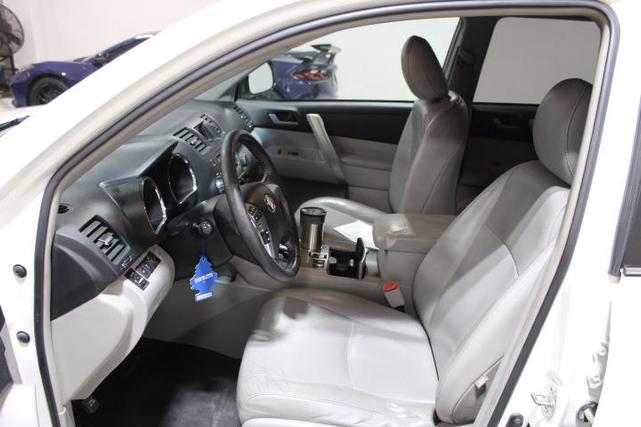 2012 toyota highlander se