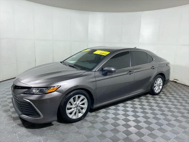 2023 toyota camry le