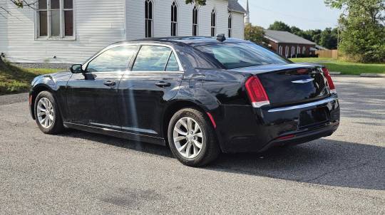 2018 Chrysler se
