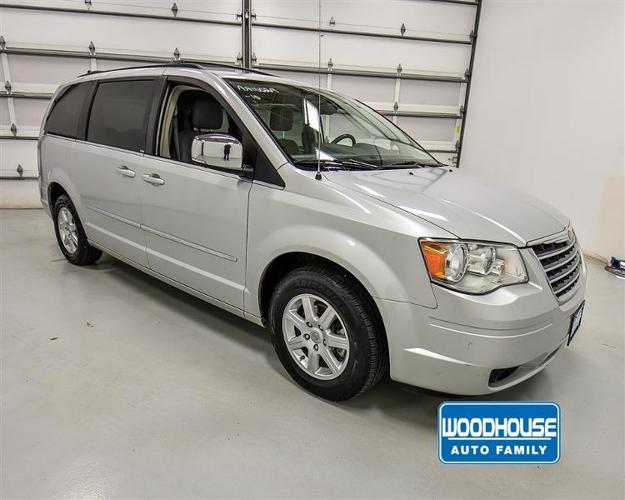 2010 chrysler town and country touring touring 4dr mini-van for sale in omaha, nebraska