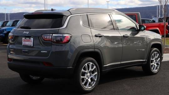 2024 Jeep se