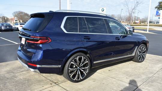 2024 BMW X7