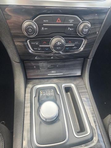 2021 chrysler 300 touring
