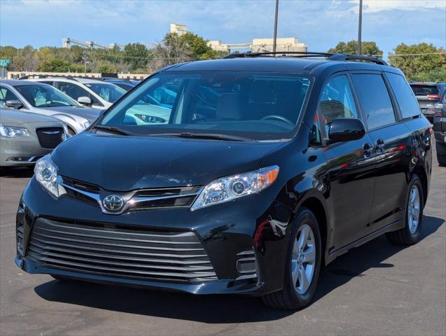 2019 toyota sienna le