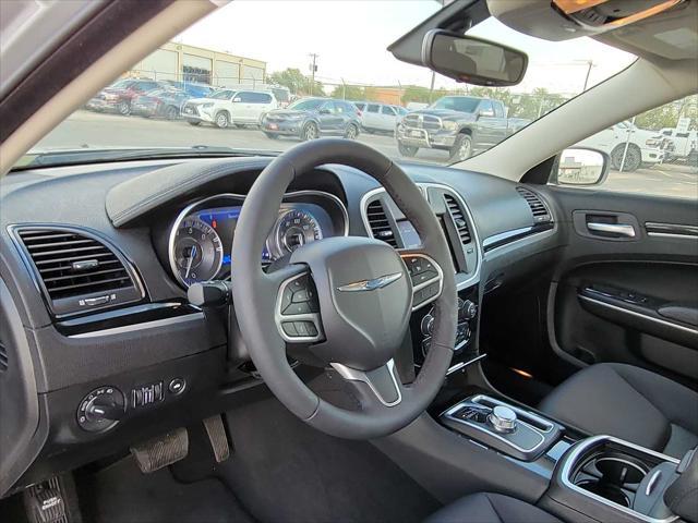 2023 chrysler 300 touring