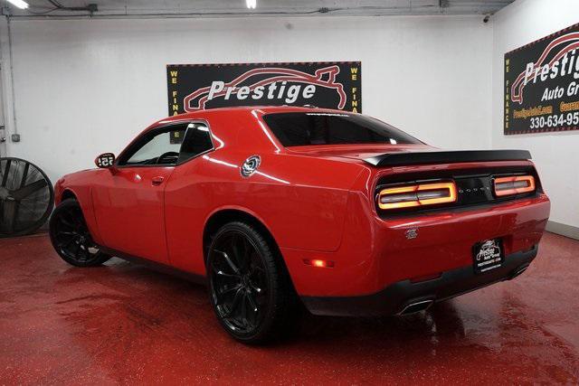 2016 dodge challenger sxt