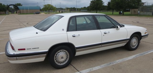 1992 buick park avenue very low miles, 27k!!, leather