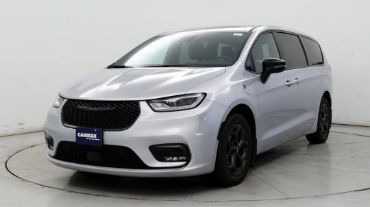 2023 Chrysler se