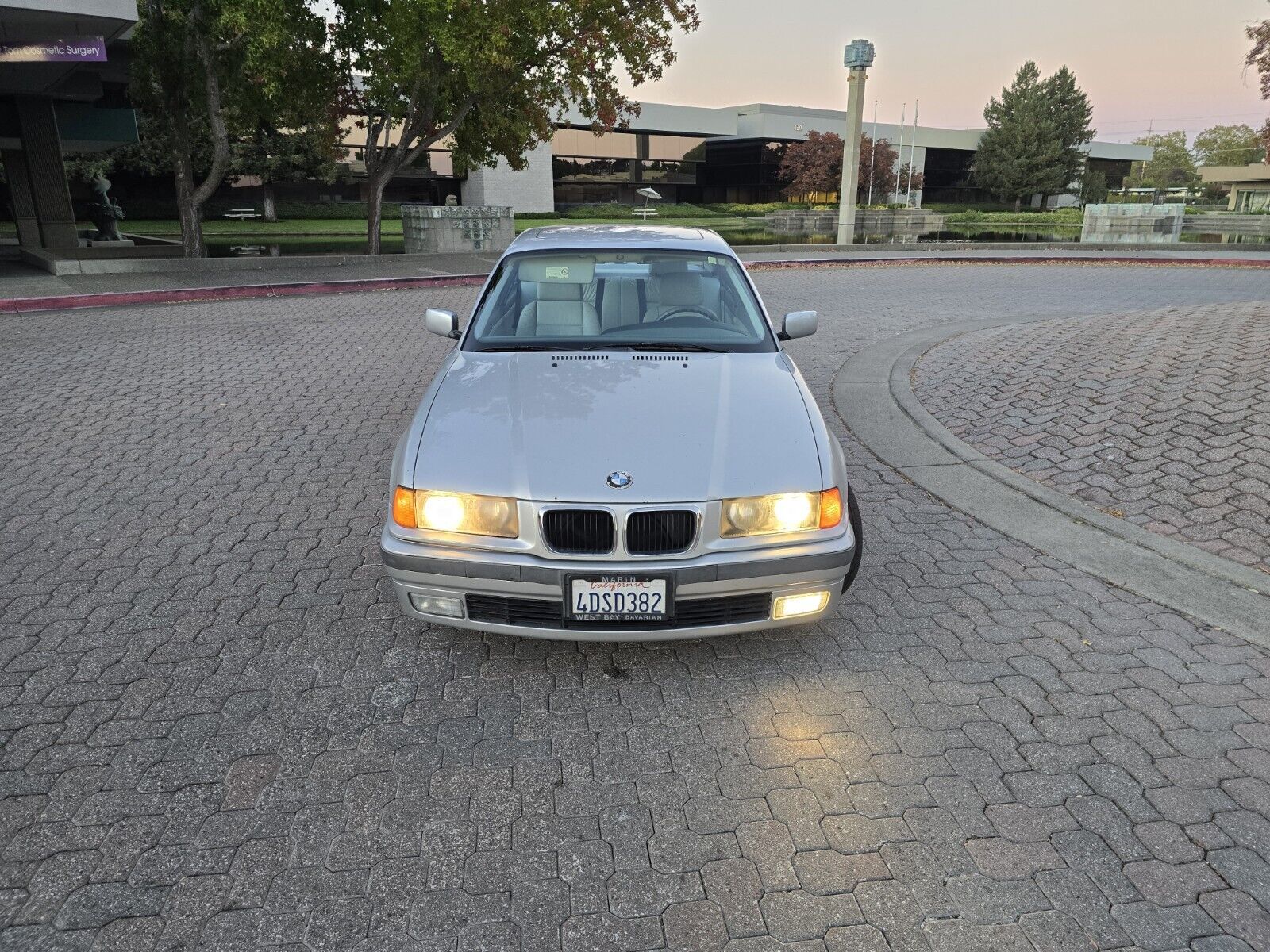 1999 bmw 3-series is automatic