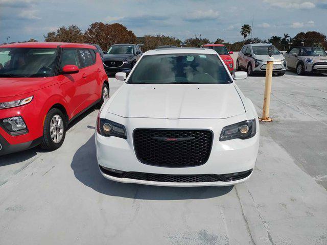 2022 chrysler 300 s