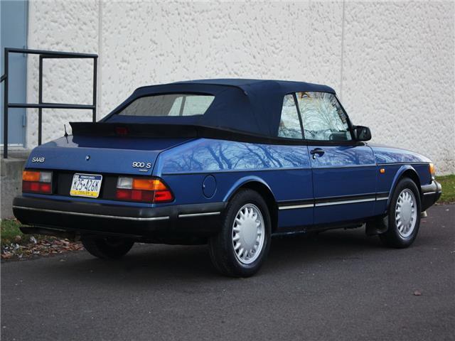 900 s convertible coupe leather runs & drives great