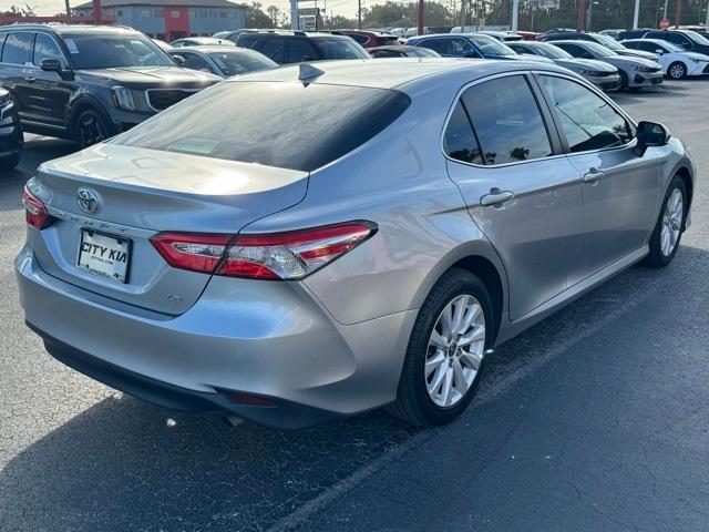 2020 toyota camry le