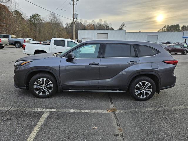 2021 toyota highlander xle