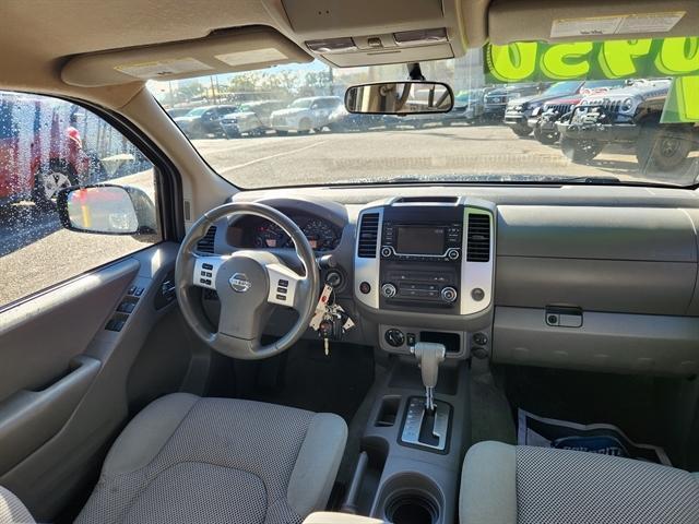 2017 nissan frontier sv