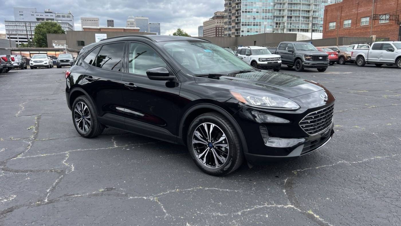 2022 ford escape se