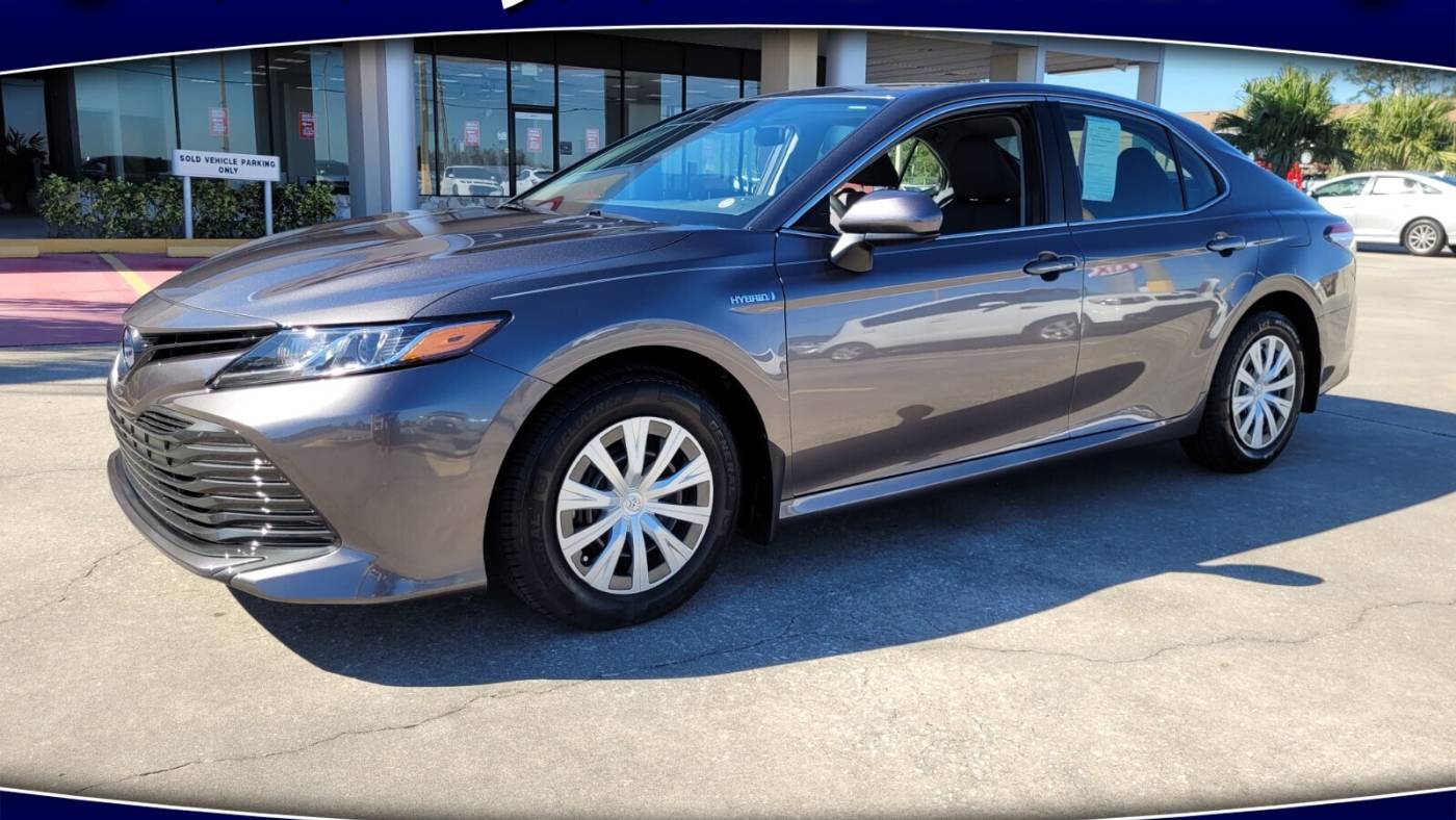2020 toyota camry hybrid le