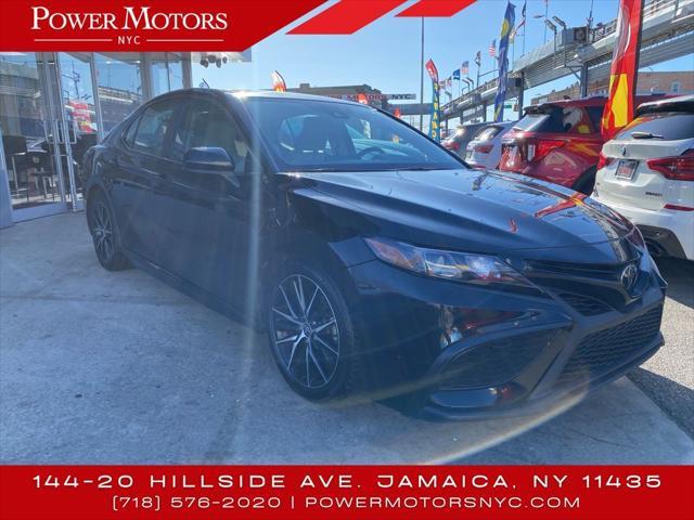2021 toyota camry se