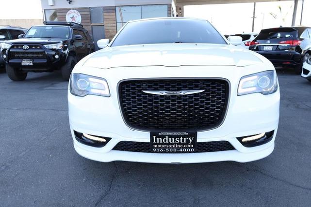 2017 chrysler 300 s