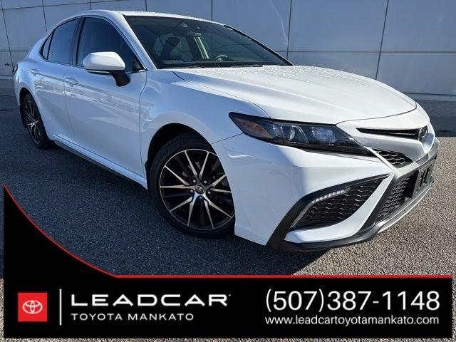 2022 toyota camry se