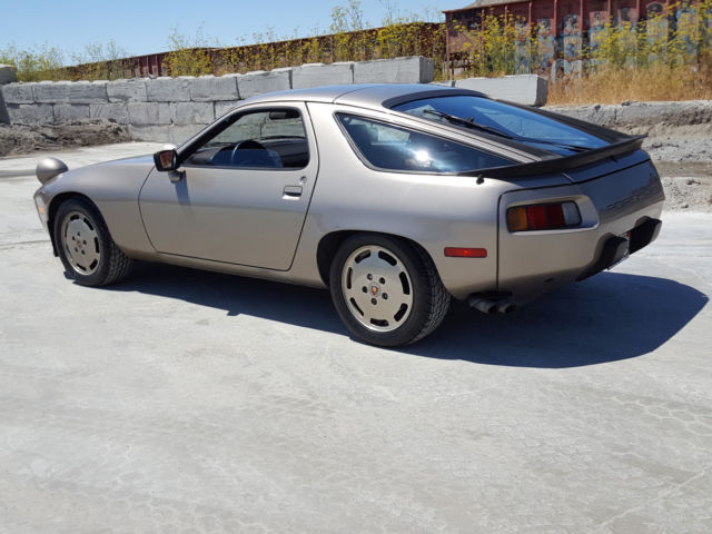 rare collectible classic 1984 porsche 928 v8 coupe 99.9% rust-free 80k miles!