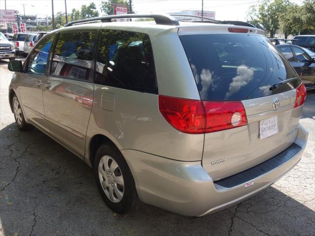 2010 toyota sienna ce