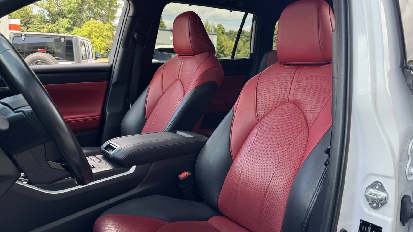 2021 toyota highlander xse