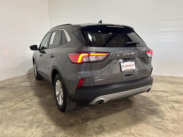 2021 ford escape se