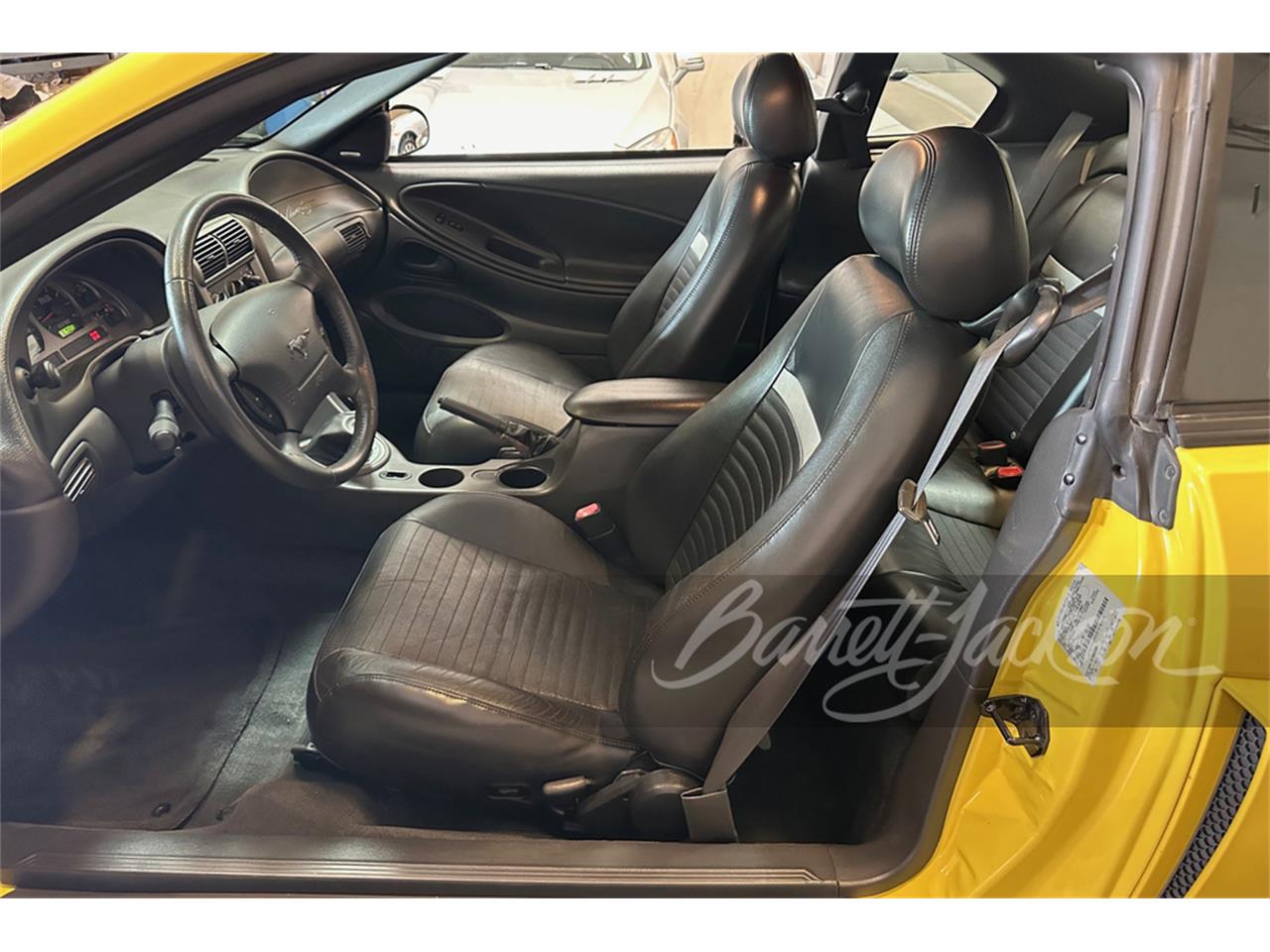 2003 ford mustang mach 1
