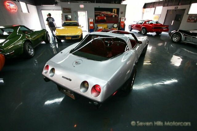 2-tone silver/red, excellent condition, low miles, priced to sell!!