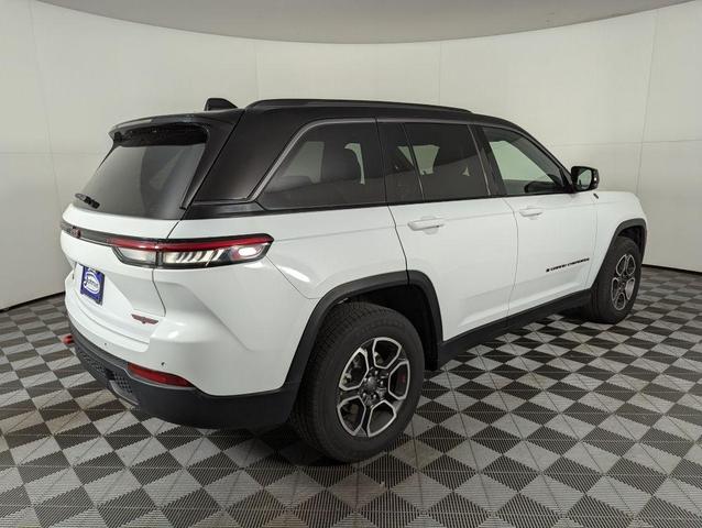 2022 jeep grand cherokee trailhawk