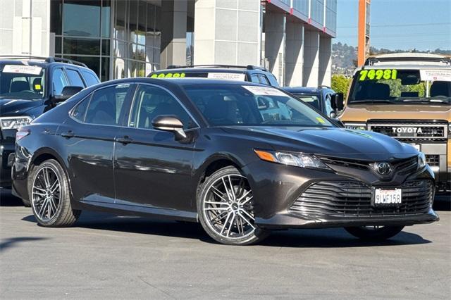 2018 toyota camry le