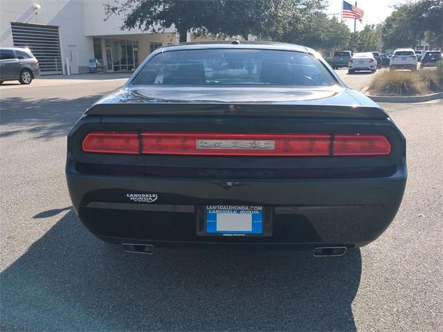 2014 dodge challenger sxt