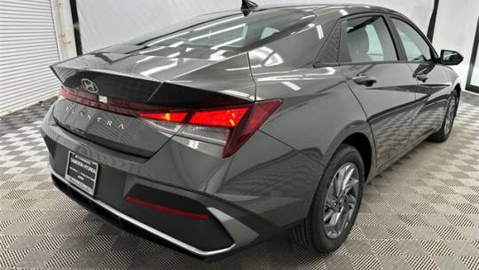 new 2024 hyundai elantra sel ivt