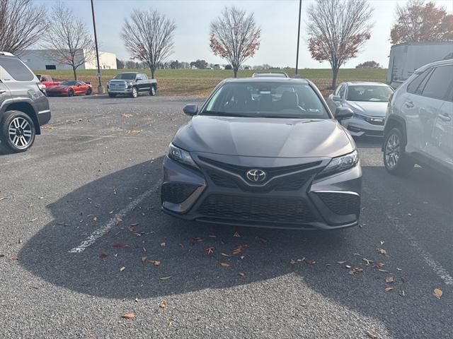 2022 toyota camry se